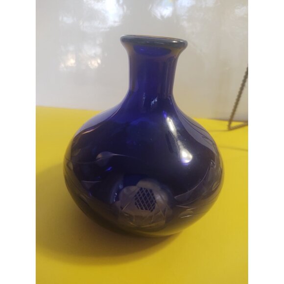 Vintage Bohemian Czech Cobalt Blue Cut to Clear Glass Vase 4.75" - Picture 5 of 13